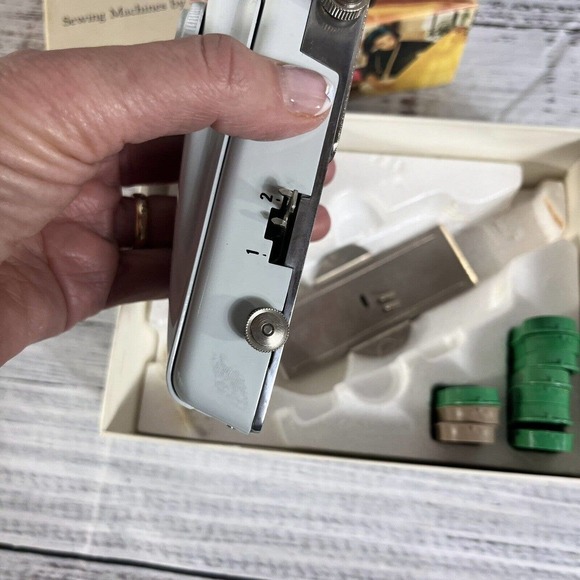 SINGER Professional Buttonholer Attachment 19 Cams 161829 Slant Needle Zig Zag - Picture 7 of 16